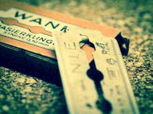 電動シェーバーとカミソリの比較でどちらが優れているのか？