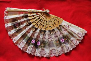 キールズの目元美容液で人気のアイテムはどれ？