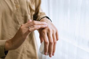 30代男性が老け見えを防ぐためのスキンケア法は？